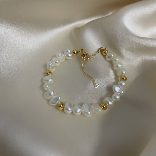 Golden Pearl Bracelet - Elegant Handmade Bracelet | WristBliss